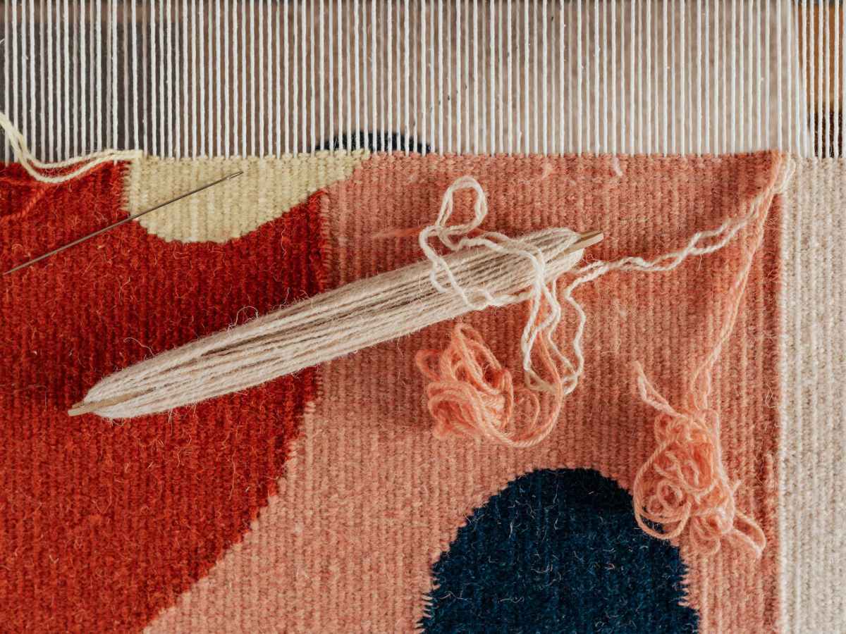 How to use a frame loom to weave a&nbsp;tapestry