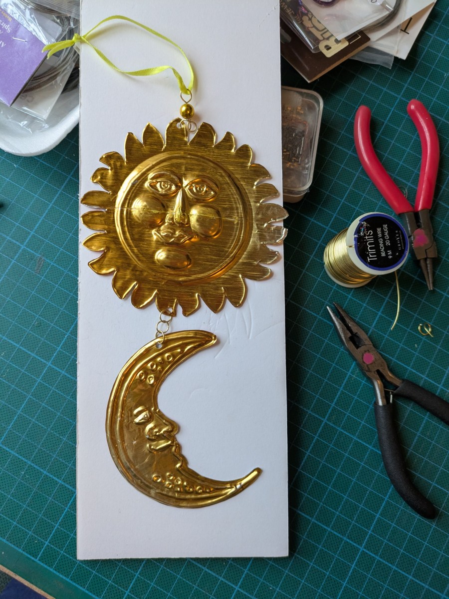 An Introduction to foil decorations with Lesley&nbsp;Stothers